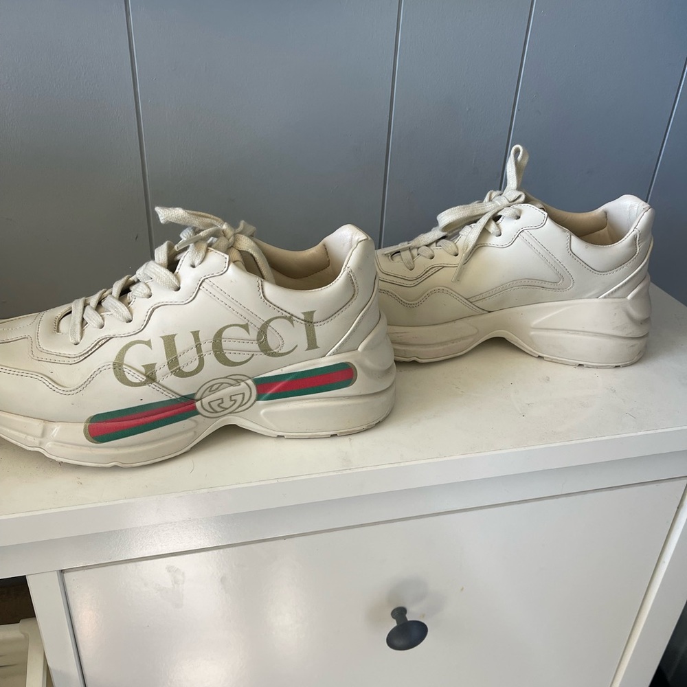 Gucci women’s Rhyton sneaker with logo